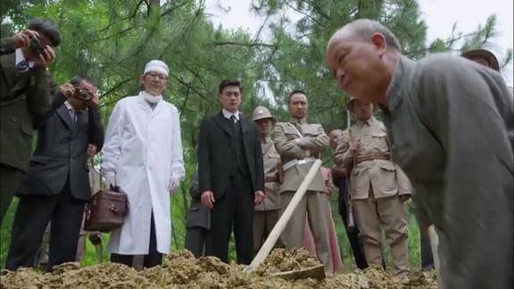 神探杨金邦:深夜慎点!杨金邦开棺验尸查明父亲死因