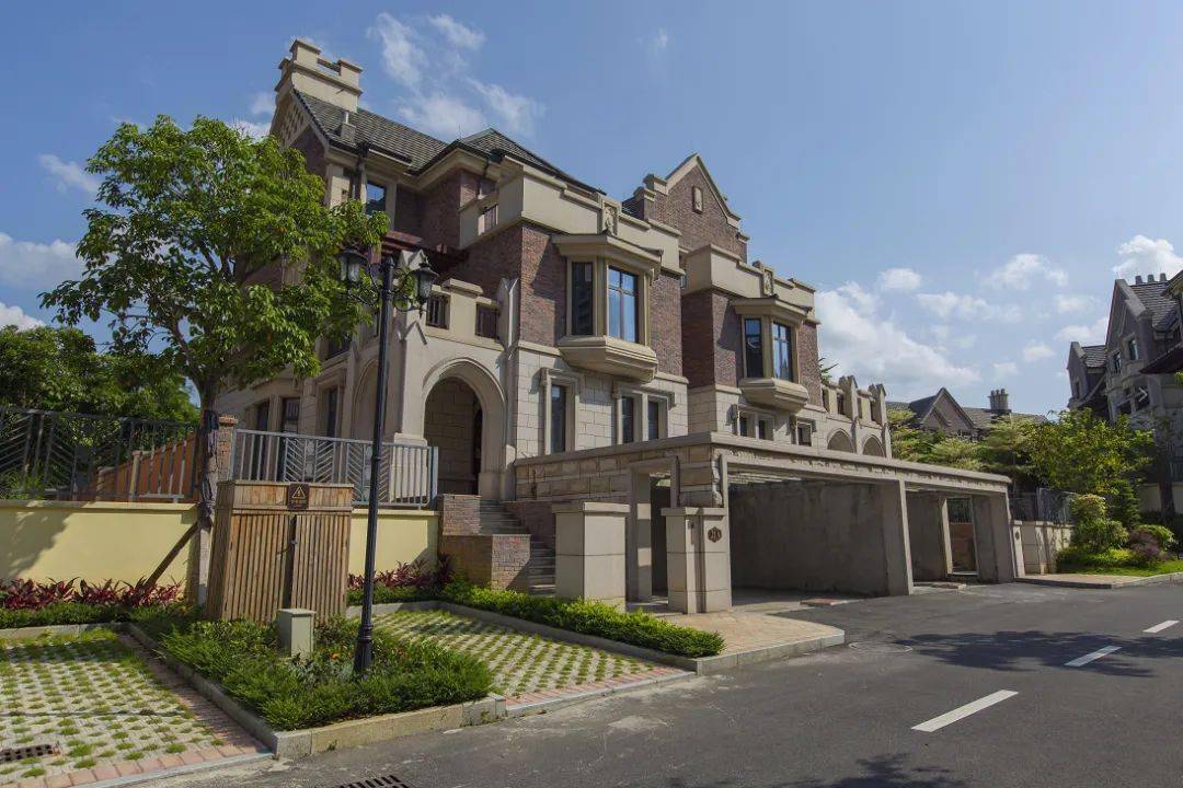 国庆无需去旅行,住云城英伦美墅,每天享受度假式生活!