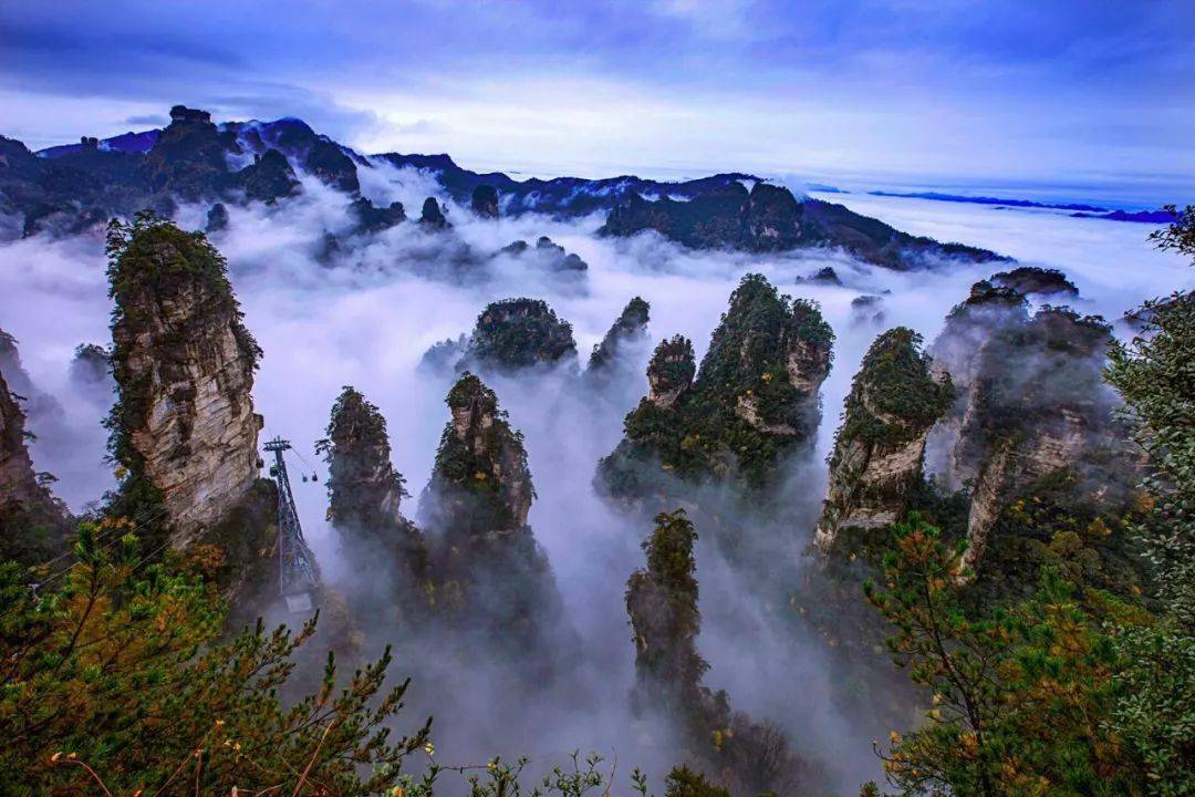 屬武陵山脈腹地為中國大陸最重要的旅遊城市之一1982年9月,張家界成為