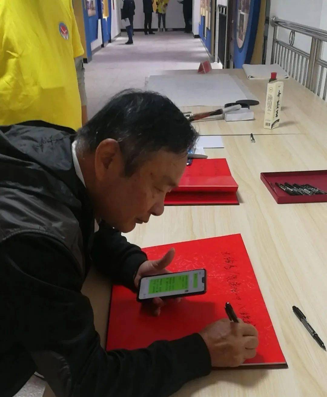 良辰吉时嘉友归欢聚一堂叙旧情