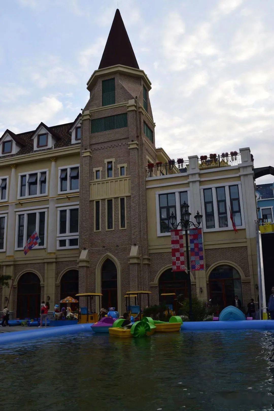 儿童游乐场儿童小火车新建成的工人文化宫方舟广场欢度国庆印象老铜川