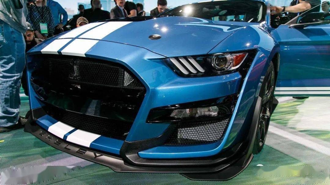 兇猛的眼鏡蛇,福特野馬gt500優秀在哪?