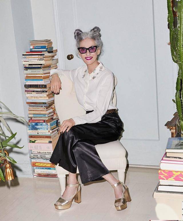 她用时尚活力,诠释美丽的蓬勃力量_linda