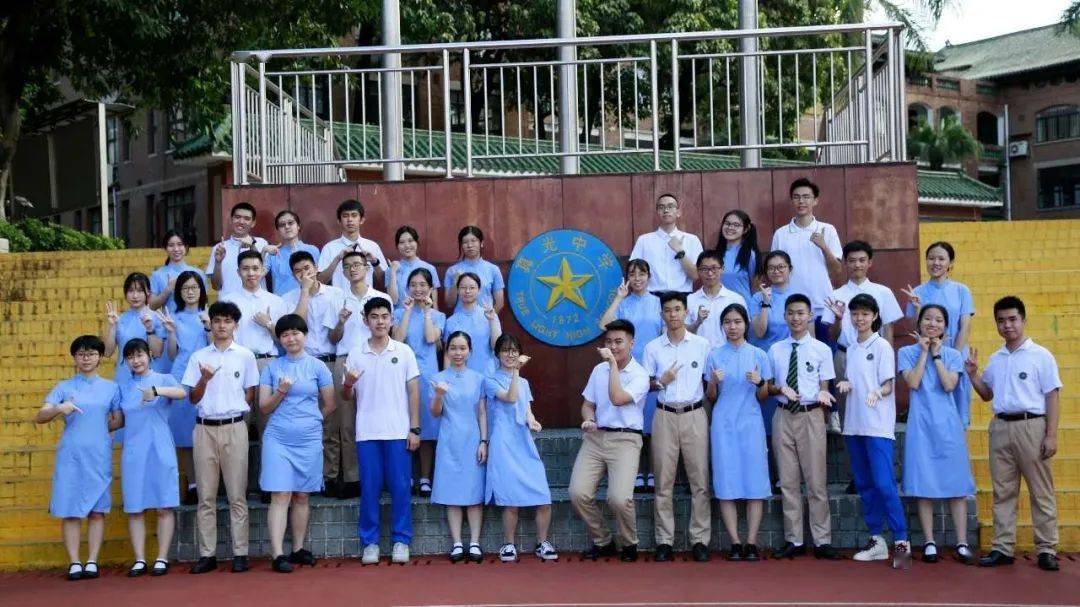 谁说中学校服丑广东高中校服大比拼这些学校的好看到爆
