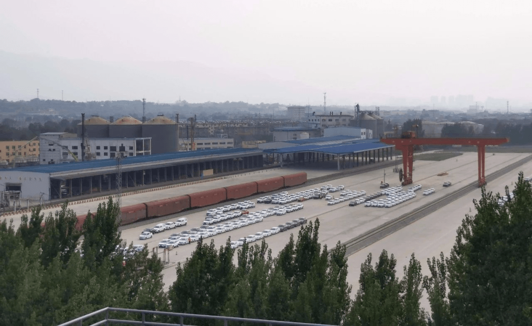 新丰镇车站 西安局集团公司新丰镇车站位于陕西省西安市临潼区新丰镇