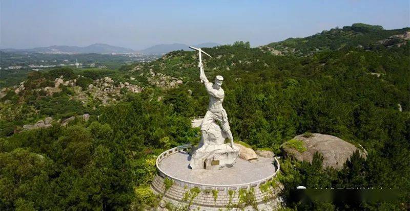天福唐山过台湾石雕园位于沈海高速天福服务区内,占地2300亩,是