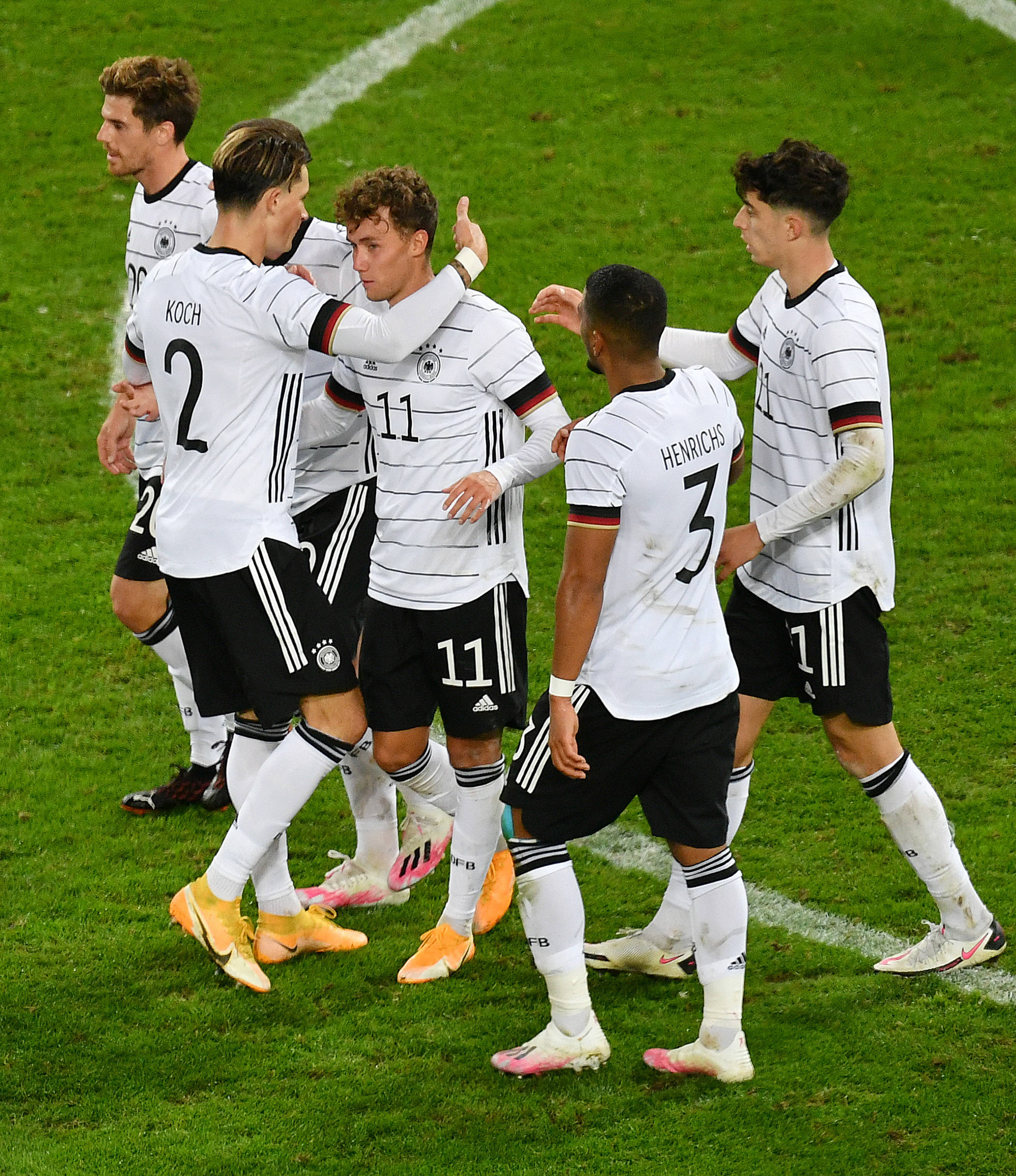 足球——友谊赛:德国队战平土耳其队_比赛