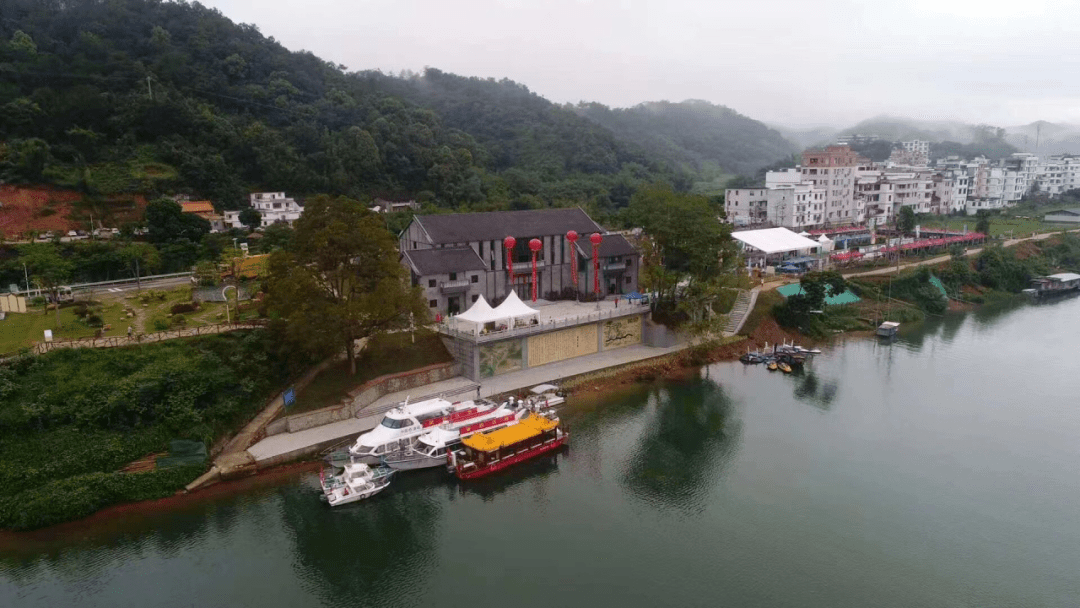 牌坊广场"音乐喷泉"