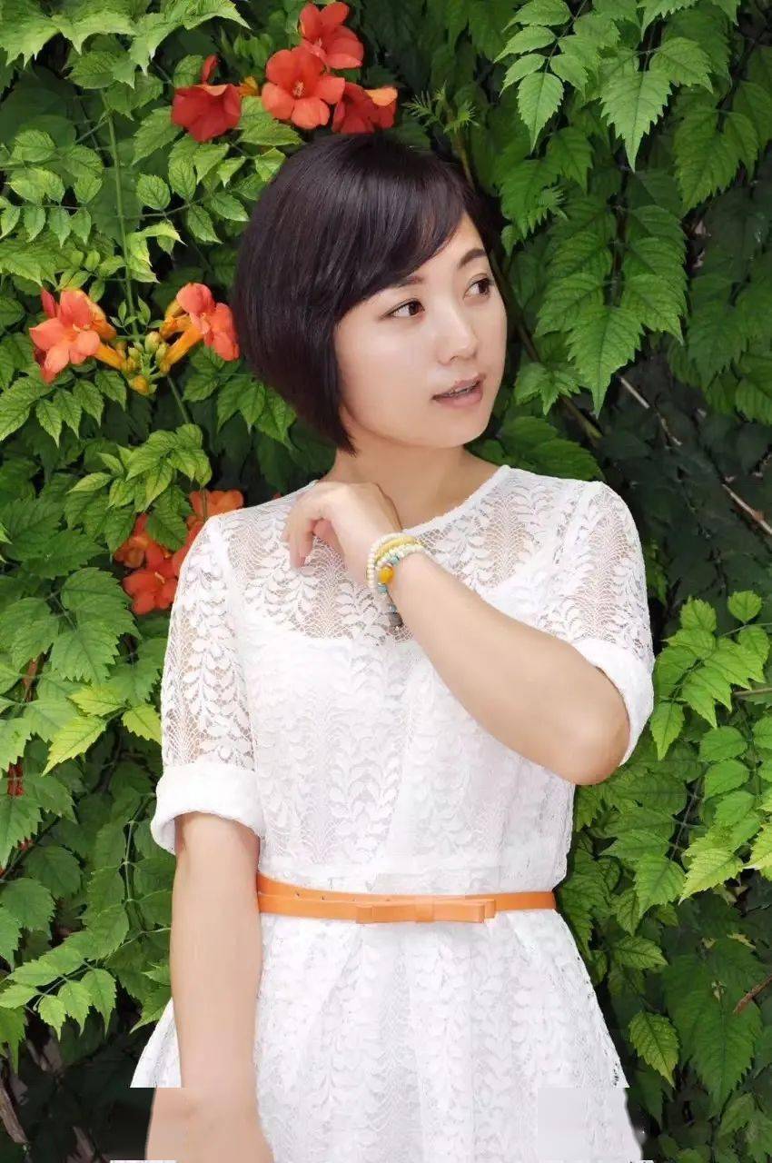 师承于曲剧表演艺术家周玉珍先生.