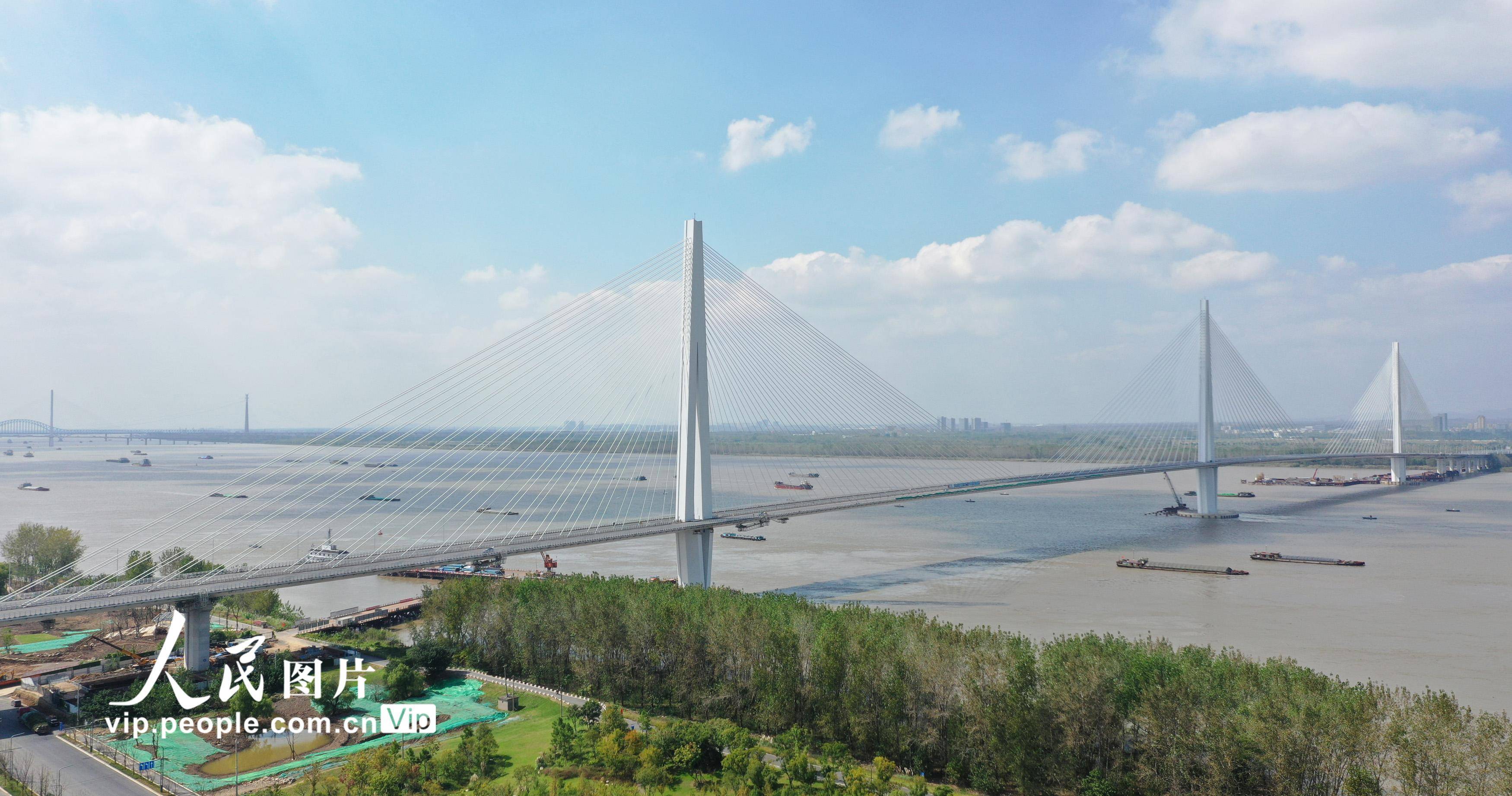 南京长江第五大桥顺利通过荷载试验