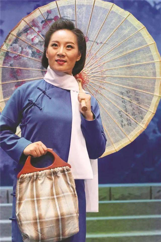 "江姐"饰演者张凤娟由淄博市歌剧舞剧院复排的大型红色经典歌剧《江姐