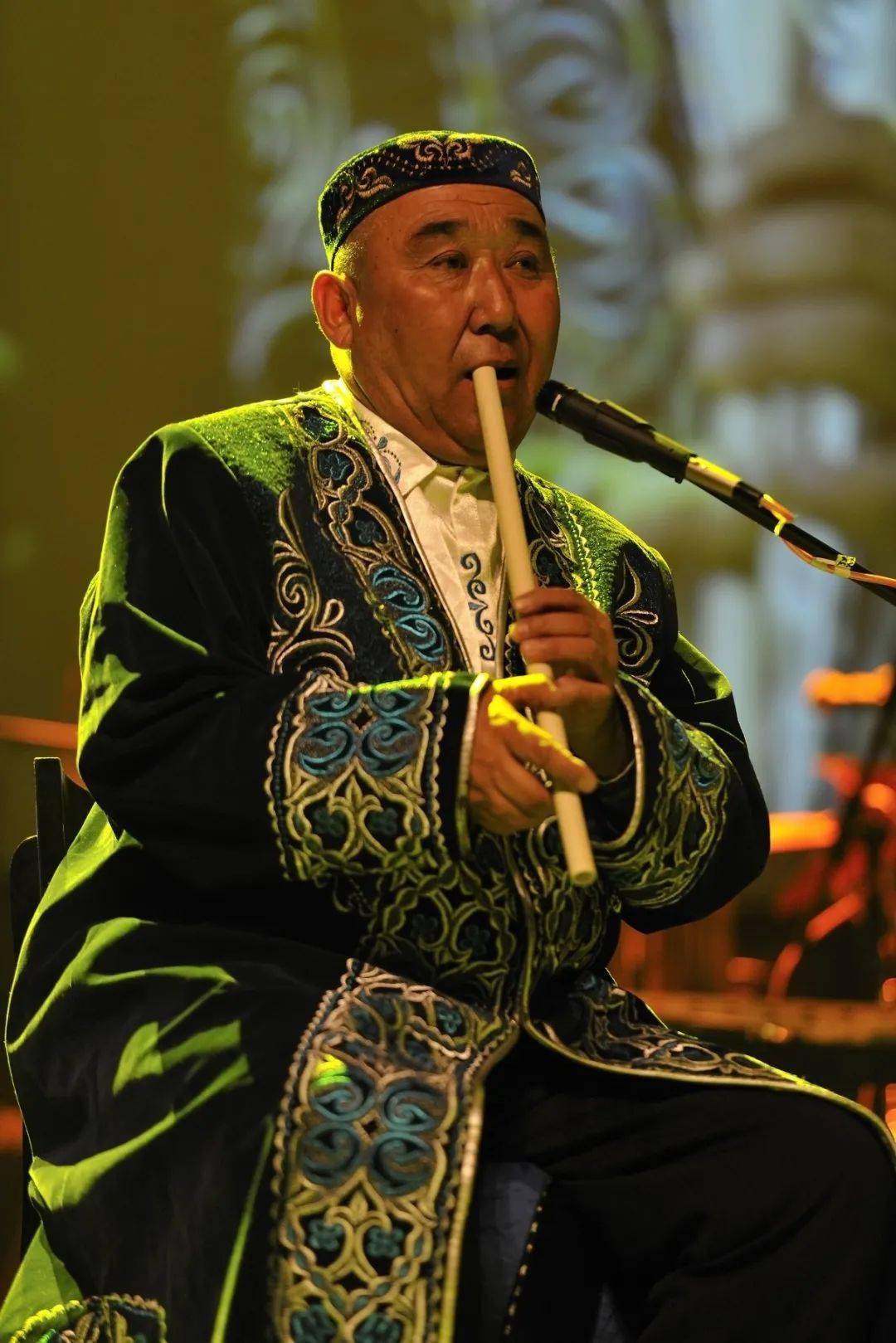 新疆著名音乐人图片