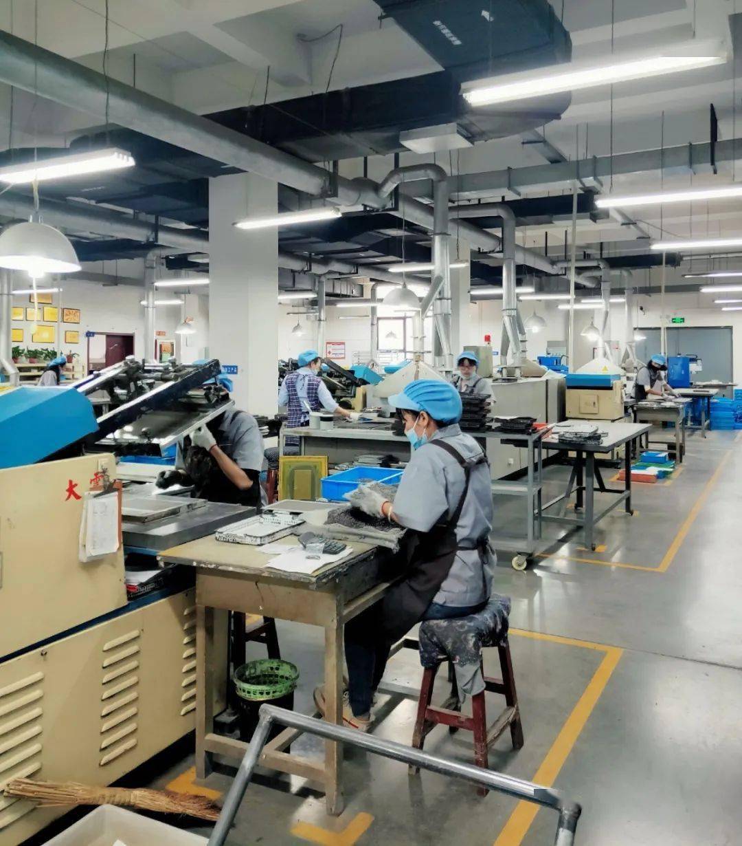 华星电子10月1日,家与国撞了个满怀,当大家都在与亲人阖家团聚,准备