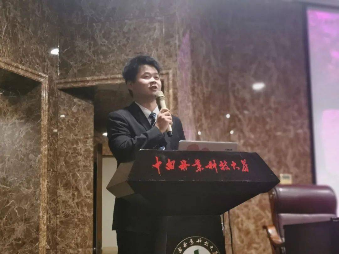 大致从部门简介,部门活动,部门工作以及部门团建这四个方面来介绍.