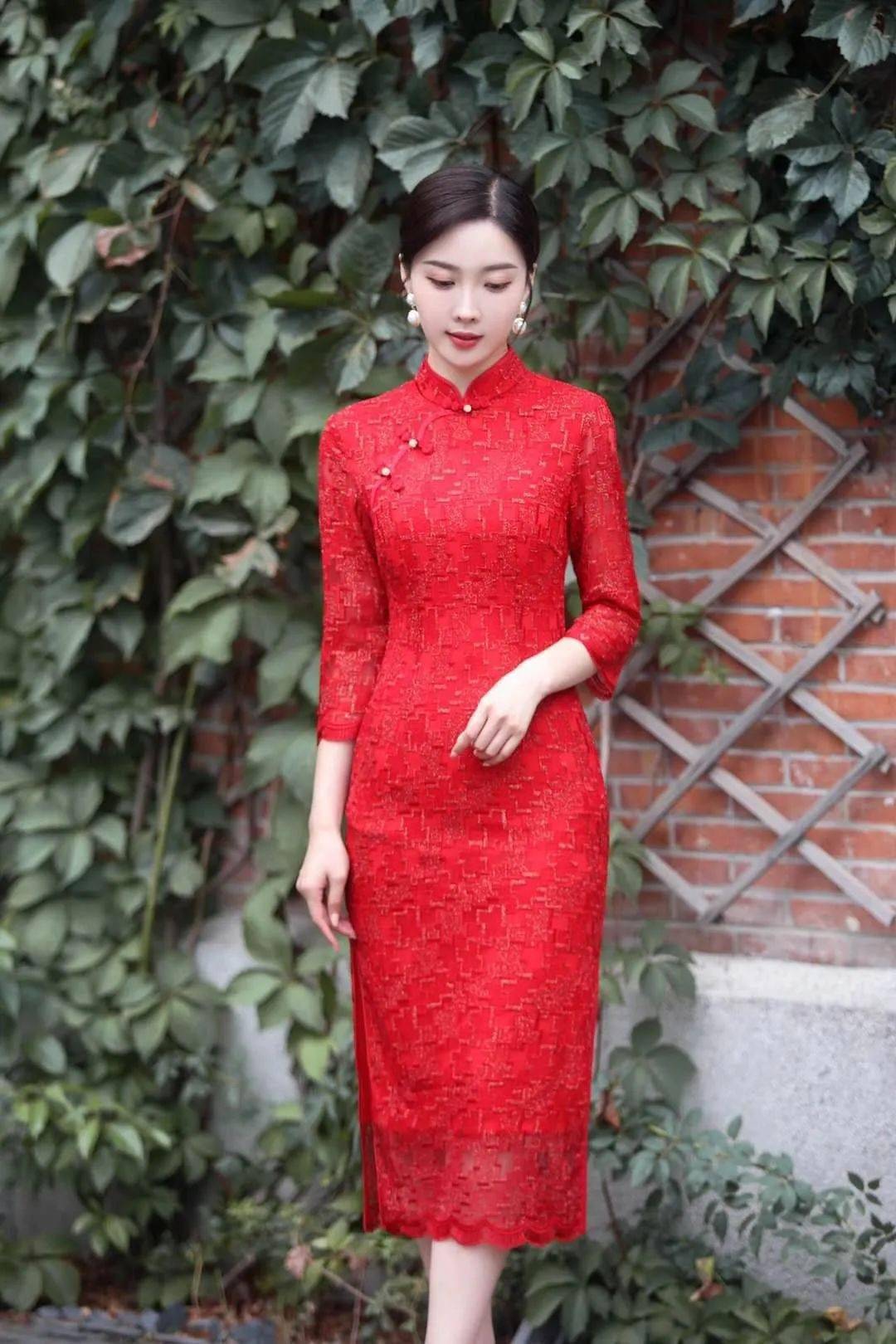 红色旗袍,带给你全新的体验