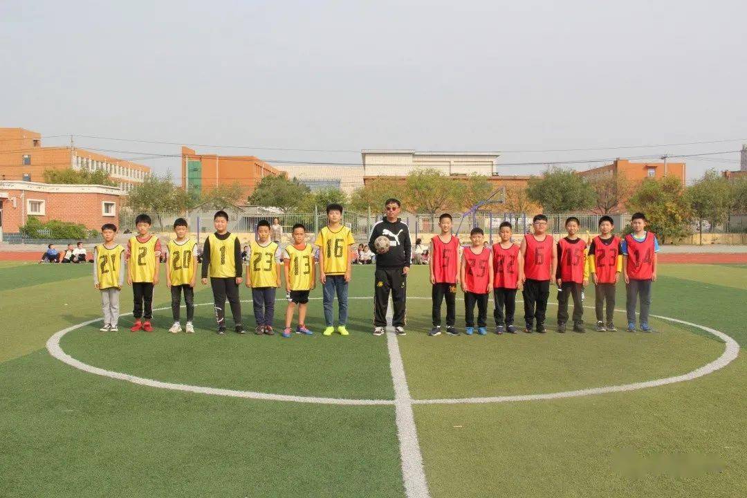 转动足球梦想绽放我校辉煌中捷友谊小学第二届班级足球联赛开打