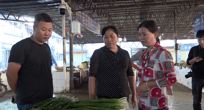 县委副书记,县长张秋红率队视察农贸市场"七个专项行动"工作开展情况
