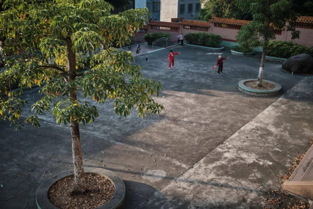 摄影|一路向南向西,新亨市场,罗山清晨街拍