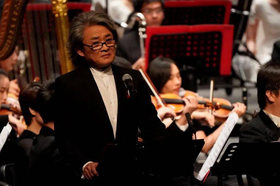 指挥,作曲家邹野挥棒,武汉爱乐乐团,北京交响乐团及中国爱乐乐团的