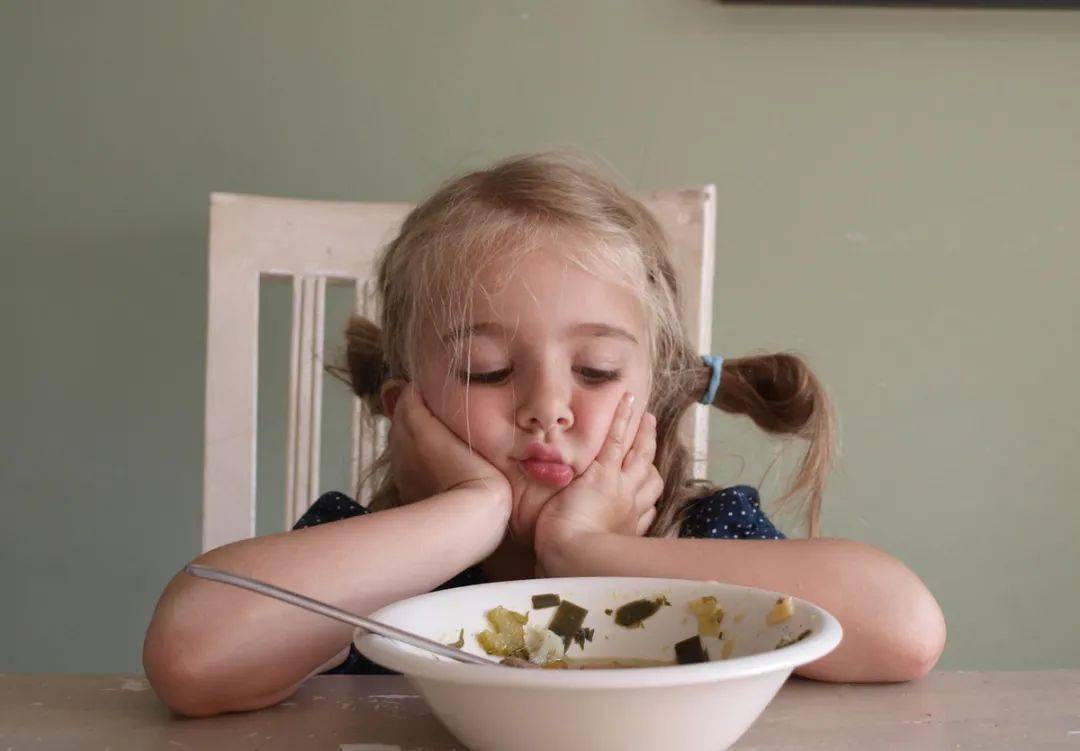 孩子不愛吃飯可能是小孩身體裡少了它得補了