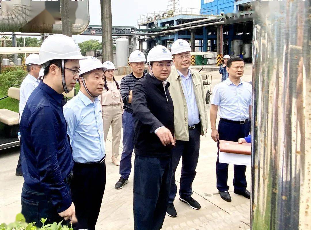 景德镇市副市长孙鑫在宏柏科技园调研"一链一策"的实施,有力推动了