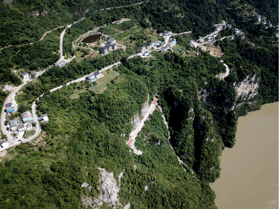 期待已久的348国道三峡公路改造工程即将上线