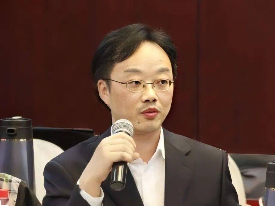 要看懂两周后的美国总统大选,先从这场讲座和这本新书开始!