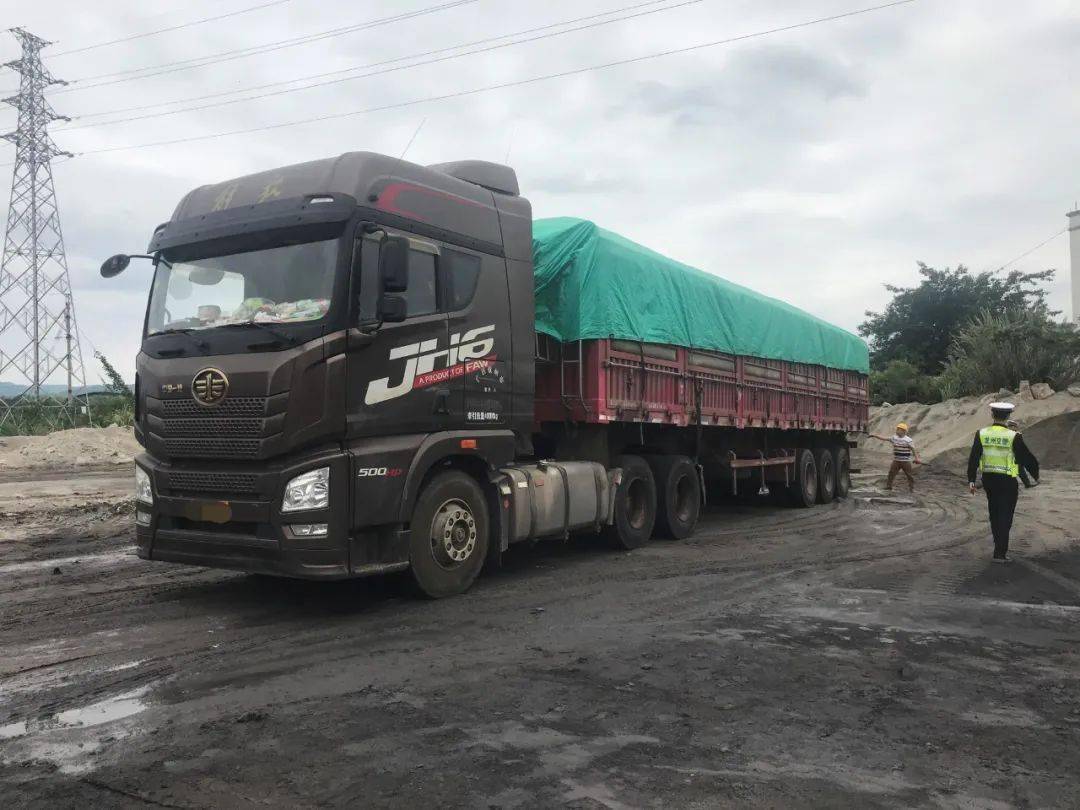 要紧崇左一百吨王超载474吨查处并当场卸载