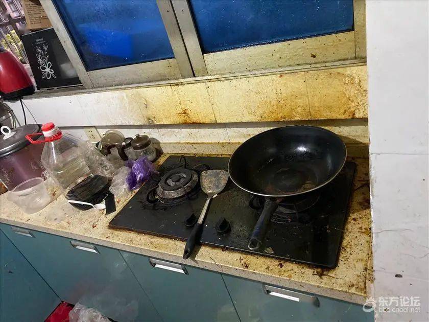 "宁海90后男子要退租,女房东收房当场崩溃!客厅,卧室,阳台…毛骨悚然