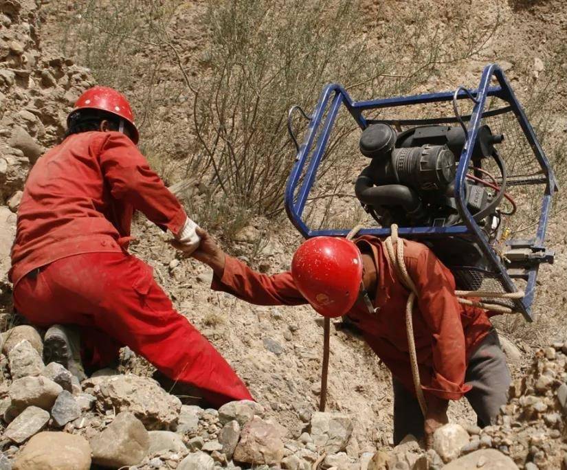 多图| 物探石油人加速冲刺 赶在大雪封山前