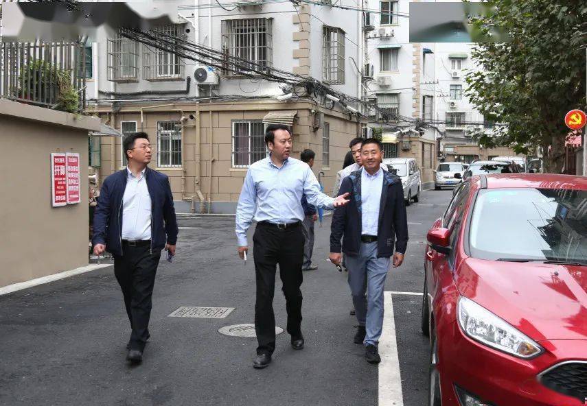 石泉创城区委宣传部副部长文明办主任潘旭山赴石泉路街道调研文明城区