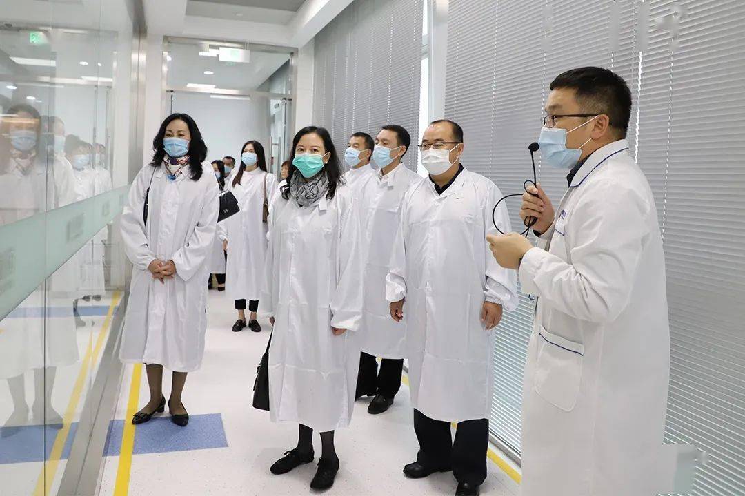 美国各州驻华机构代表一行到齐鲁制药参观访问