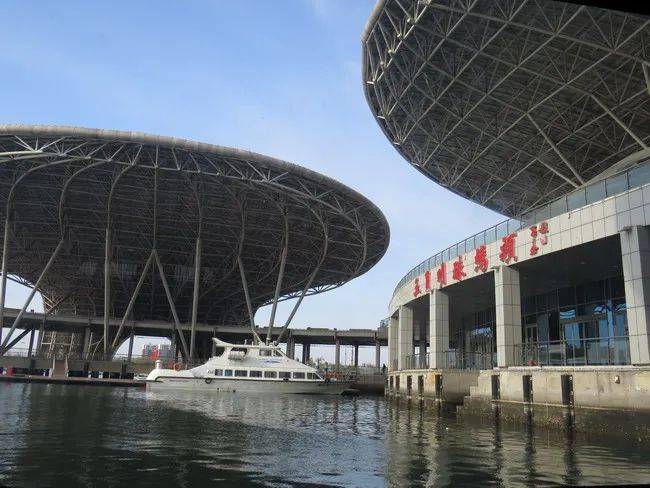 11:30 抵達唐山灣三貝明珠旅遊碼頭,將車輛停放在月坨島碼頭停車場,攜