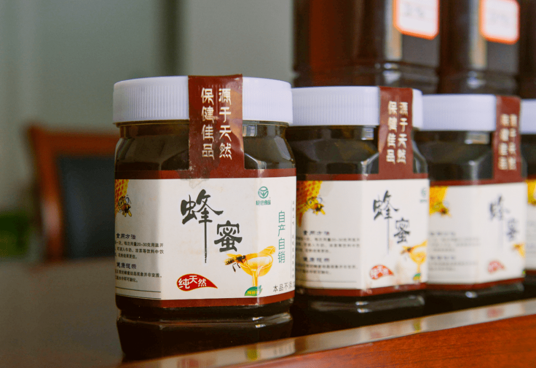 1017扶贫日大姚12乡镇农特产齐聚一堂