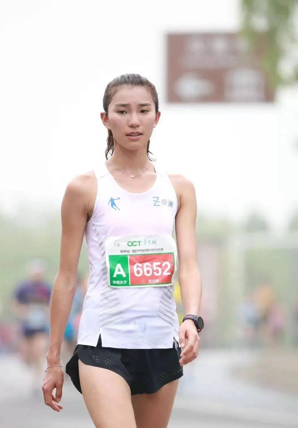 马拉松女神焦安静跑步只为考试加分每天训练1小时却成了马拉松冠军