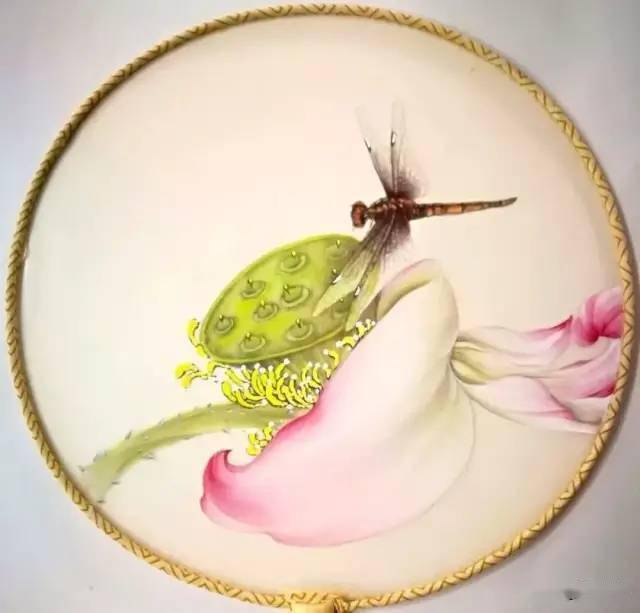 工笔团扇教程--荷花《话秋语》绘画步骤_莲蓬