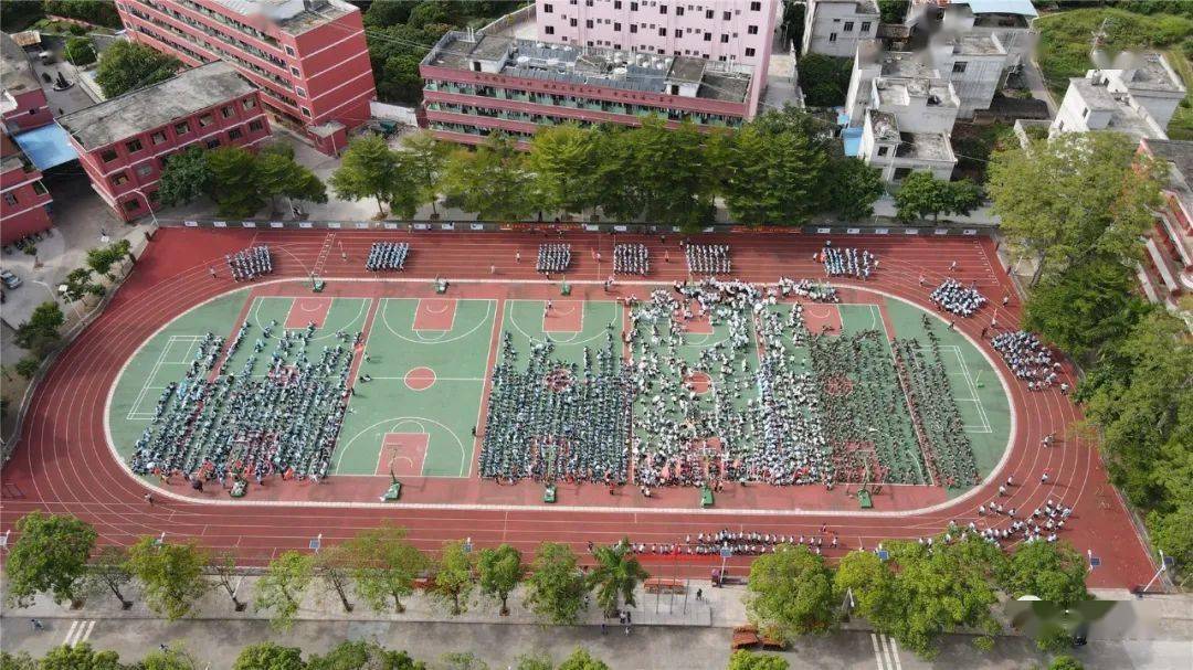 【场面震撼】藤县第二中学举行2020年秋学期全校跑操比赛
