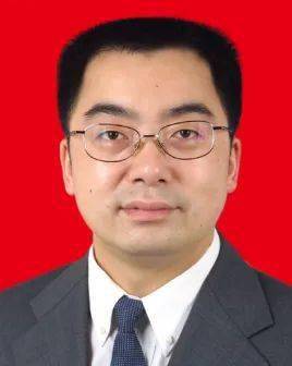 会议宣布,张胜同志任省铁投集团党委副书记,副董事