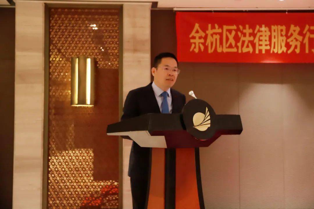 诺力亚所徐力,陈凌波,杨燕三位律师荣誉余杭区第二届十佳"优秀青年