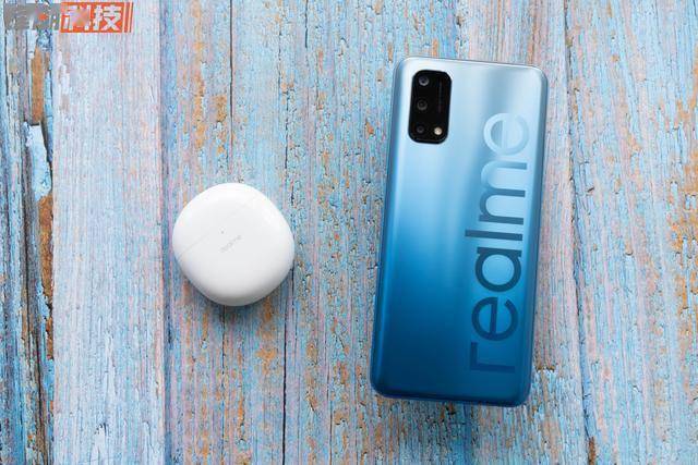 真我airbudspro图赏除了好看它还很好听