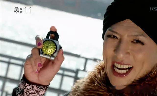 假面骑士saber榴莲姐客串第8话难道他就是铠武外传的主角