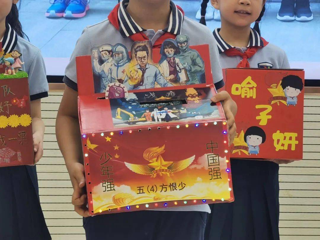 这所小学的选举与众不同创意十足的投票箱你见过吗