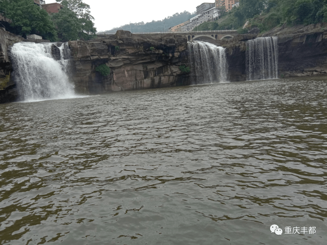 丰都龙河八景龙河镇参选景点关口古迹群金子洞瀑布