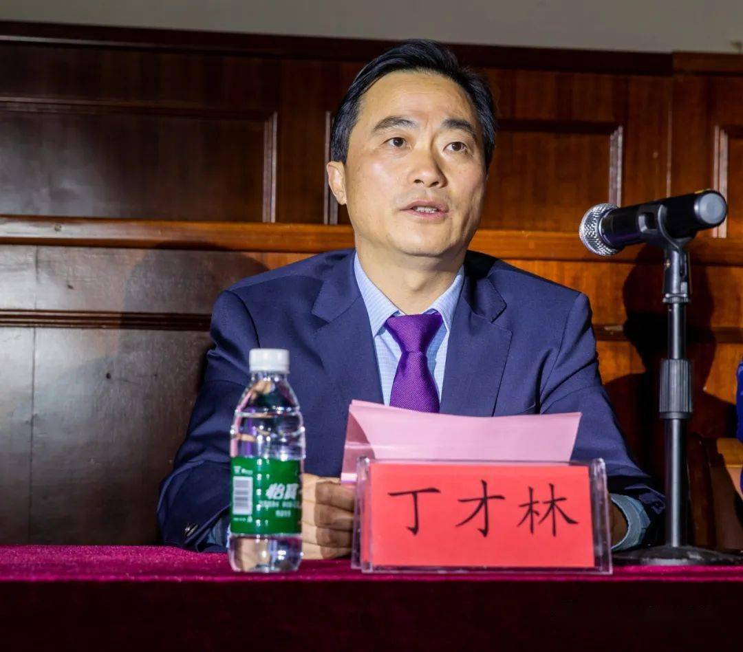 南大交响乐团再度驾临,盐城籍"网红"指挥家吕晓一引爆全场!