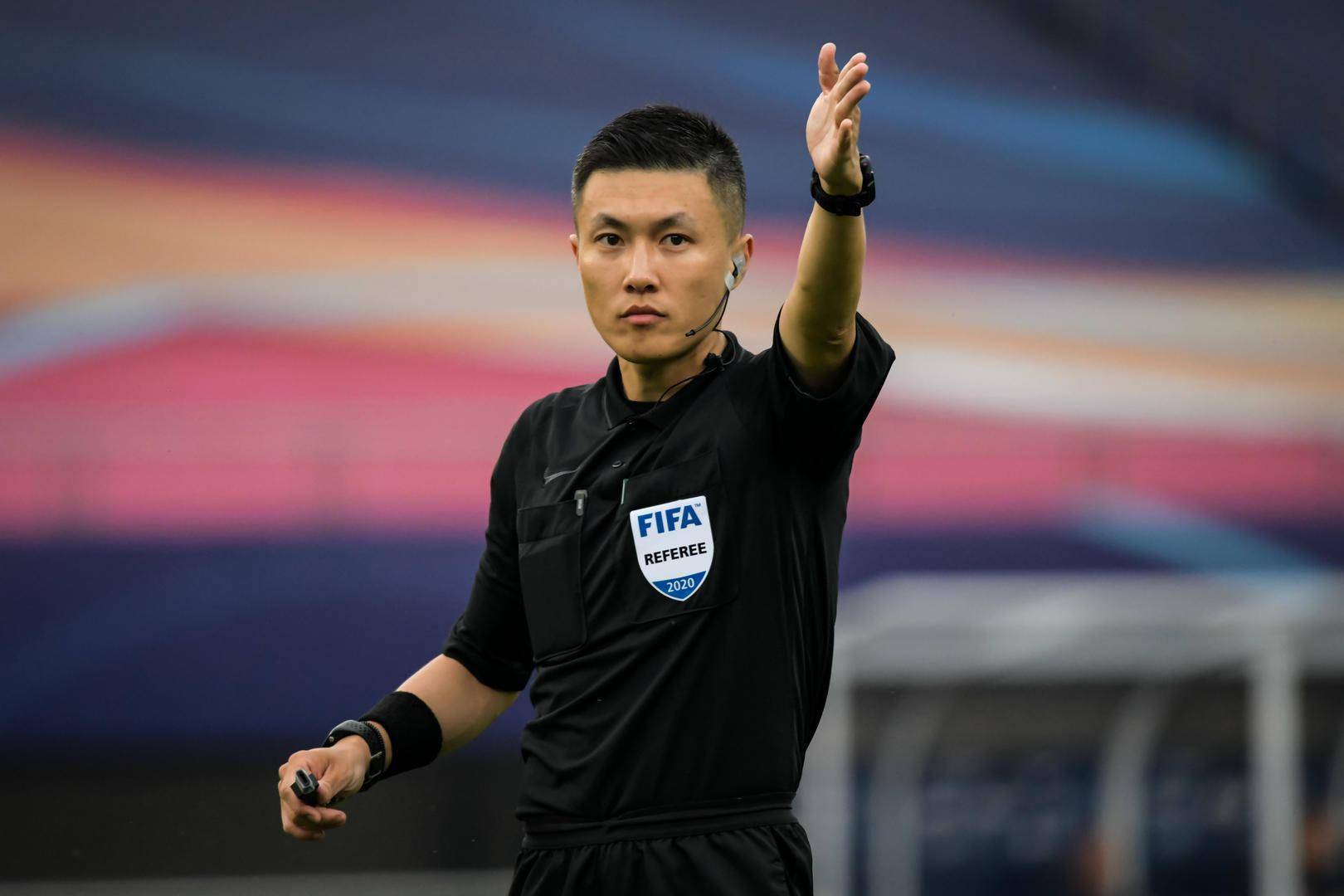 京鲁大战主裁沈寅豪被"查论文" 鲁能球迷:只想要公平公正