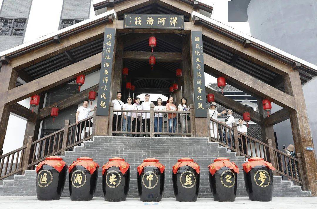 透过一瓶洋河酒看中国经济强劲复苏的脉搏