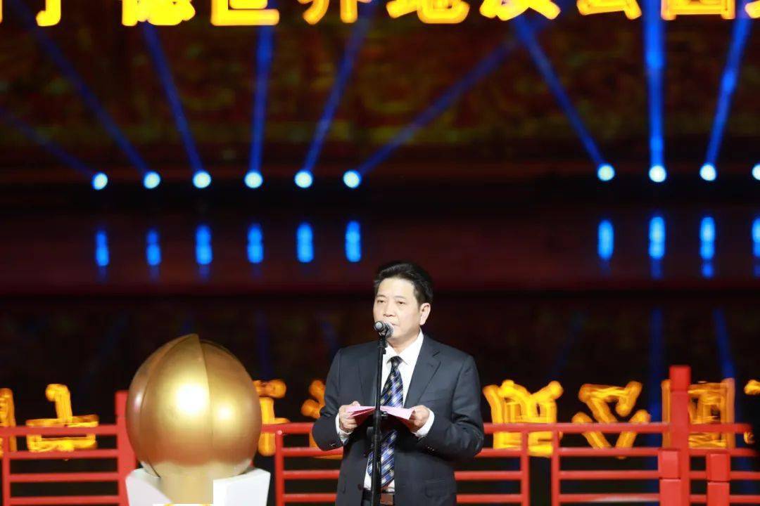 叶其发表示叶其发在致欢迎词时说,本次文化旅游节的开展正值宁德撤地