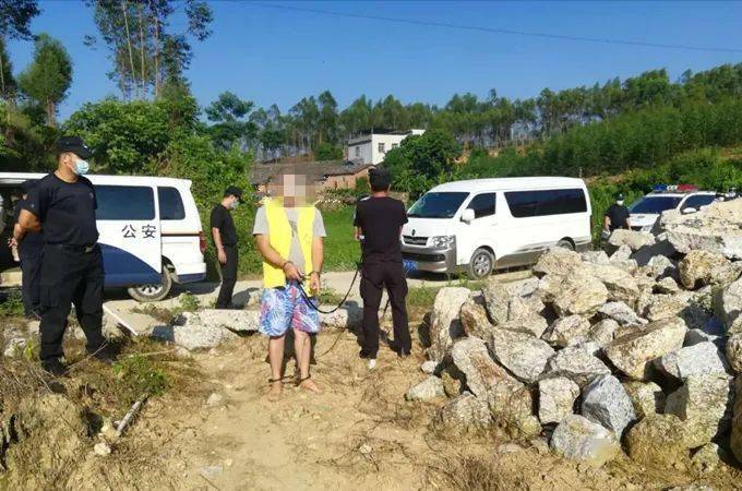 10月16日,博白警方向博白县人民检察院呈请逮捕犯罪嫌疑人陈某东.