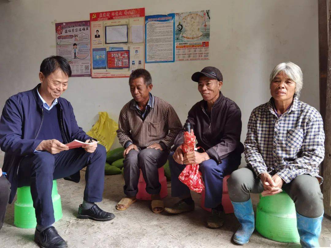 李能斌到定点扶贫村走访慰问贫困户