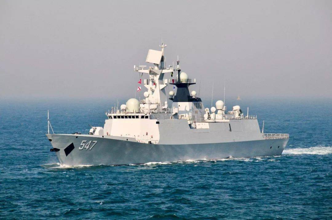 军民水乳交融,生死与共铸就的 沂蒙精神凝聚形成了 临沂号护卫舰 试